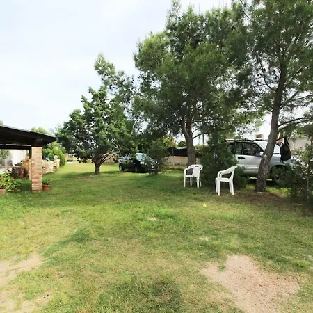 Large With Private Garden And Pool Near Hotell *