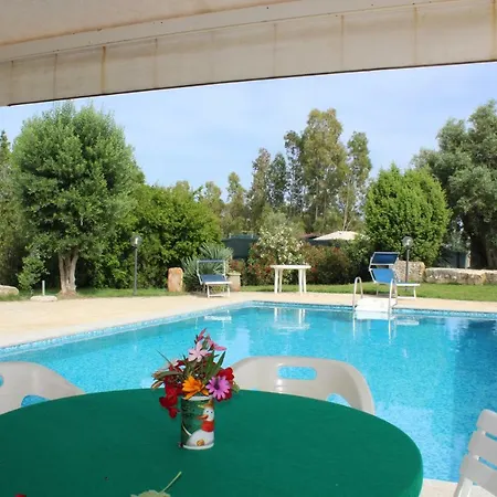 Hotell Large With Private Garden And Pool Near Pula