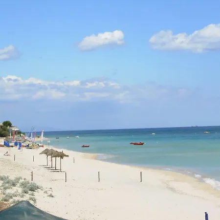 Large With Private Garden And Pool Near Pula